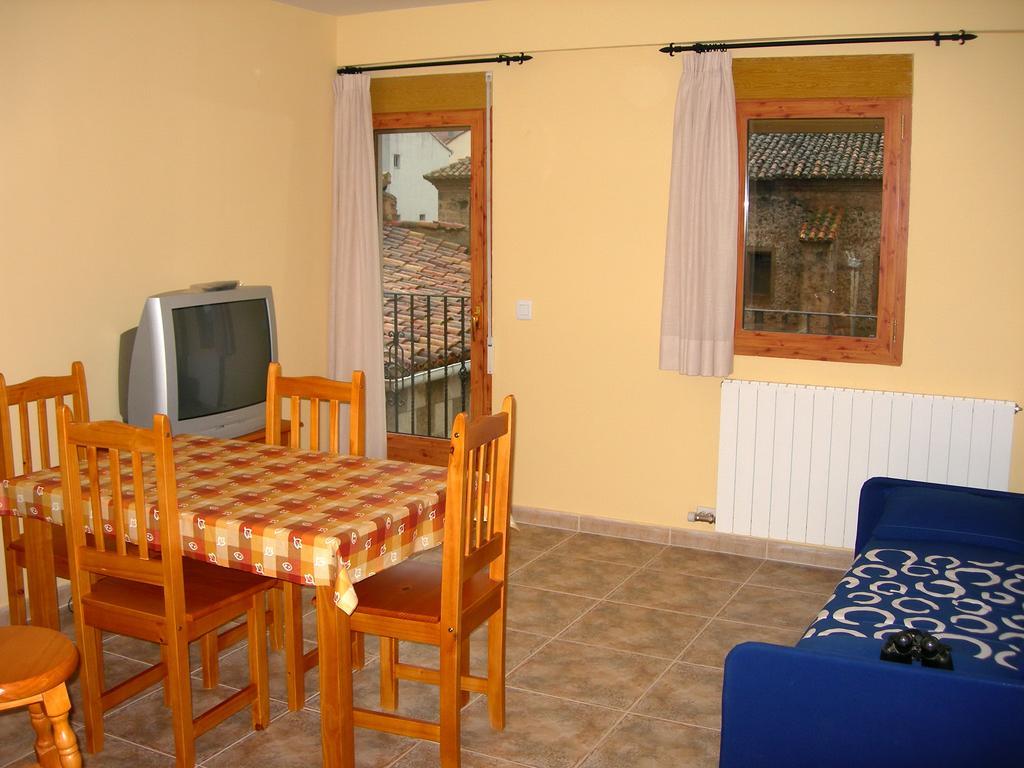 Apartamentos Turisticos Rosario Camarena de la Sierra Εξωτερικό φωτογραφία