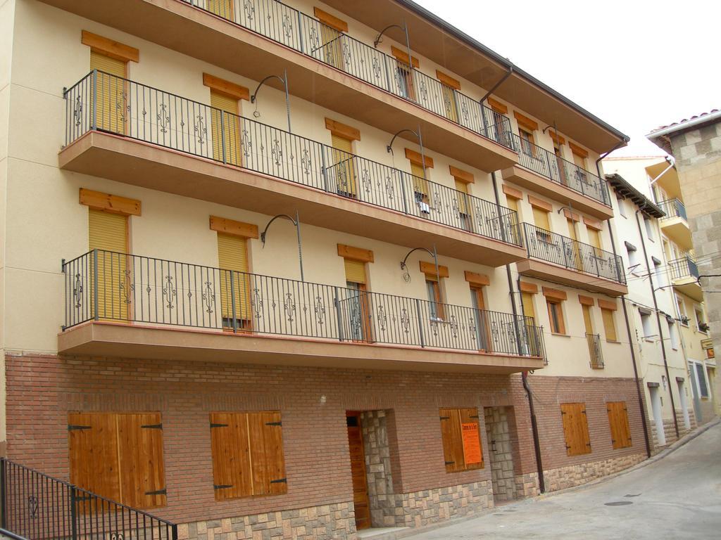 Apartamentos Turisticos Rosario Camarena de la Sierra Εξωτερικό φωτογραφία