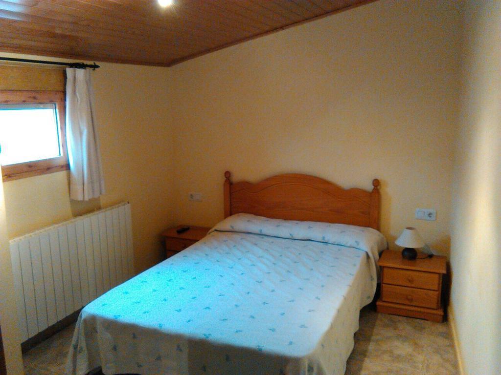 Apartamentos Turisticos Rosario Camarena de la Sierra Δωμάτιο φωτογραφία