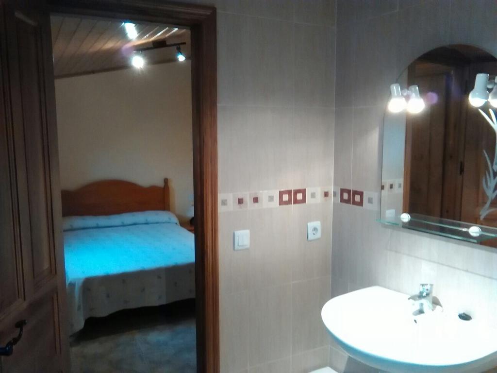 Apartamentos Turisticos Rosario Camarena de la Sierra Δωμάτιο φωτογραφία