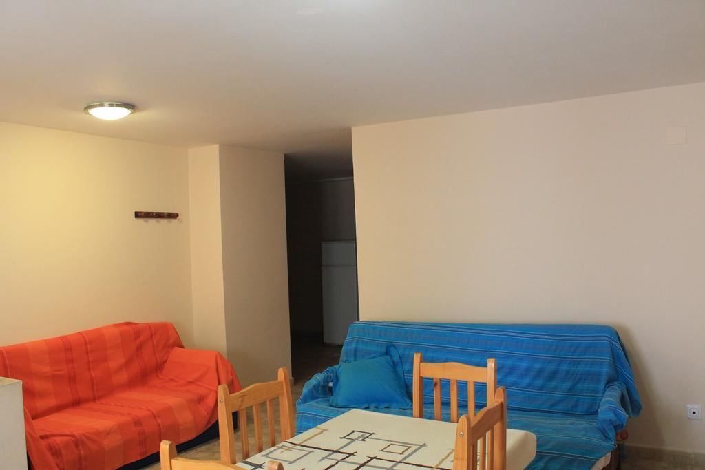 Apartamentos Turisticos Rosario Camarena de la Sierra Δωμάτιο φωτογραφία