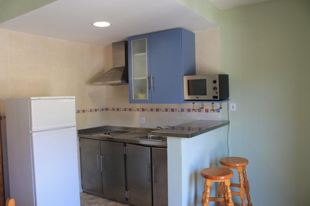Apartamentos Turisticos Rosario Camarena de la Sierra Δωμάτιο φωτογραφία