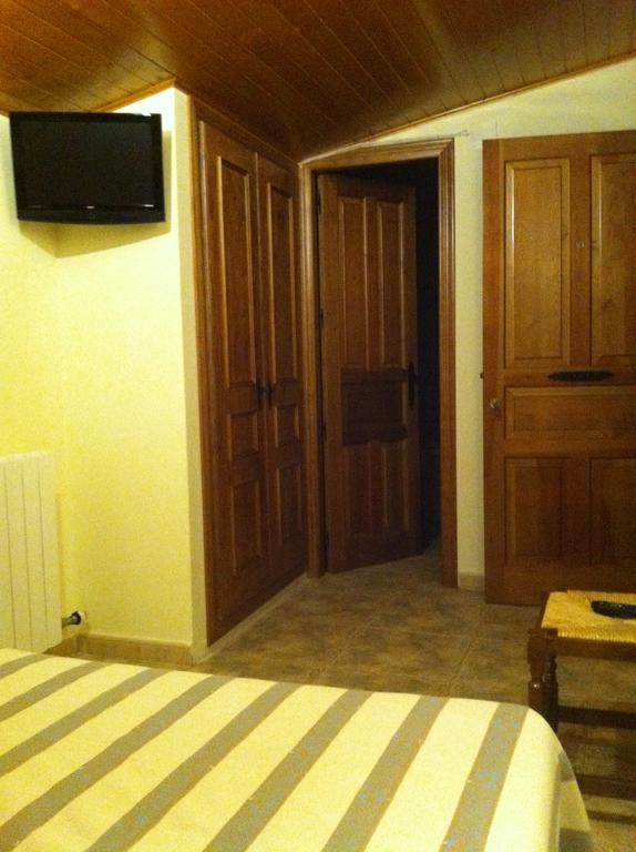 Apartamentos Turisticos Rosario Camarena de la Sierra Εξωτερικό φωτογραφία